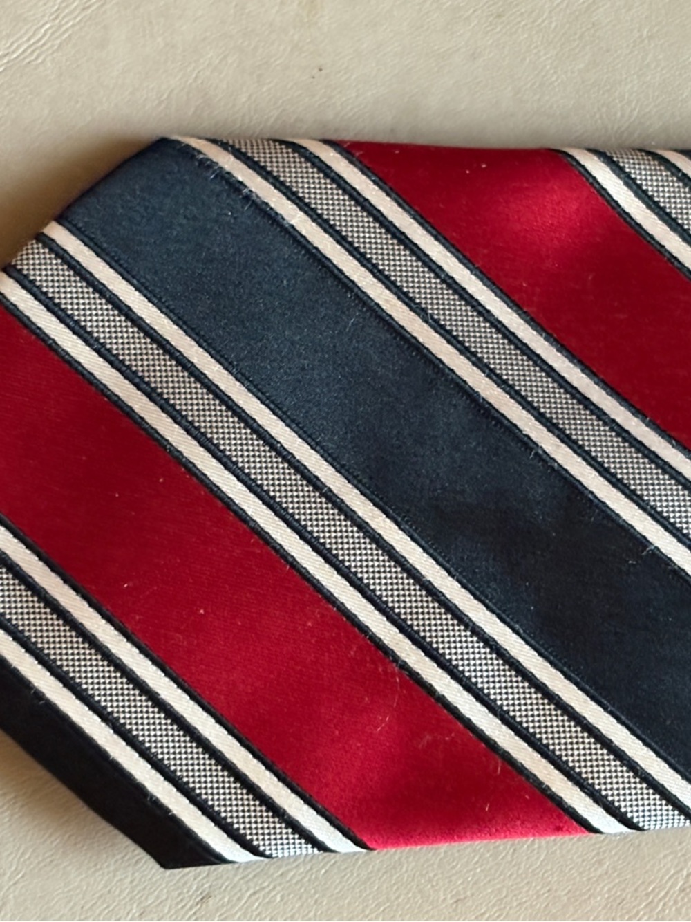 Donald Trump Signature Collection Red and Black Men's Tie - Classic Formal Style